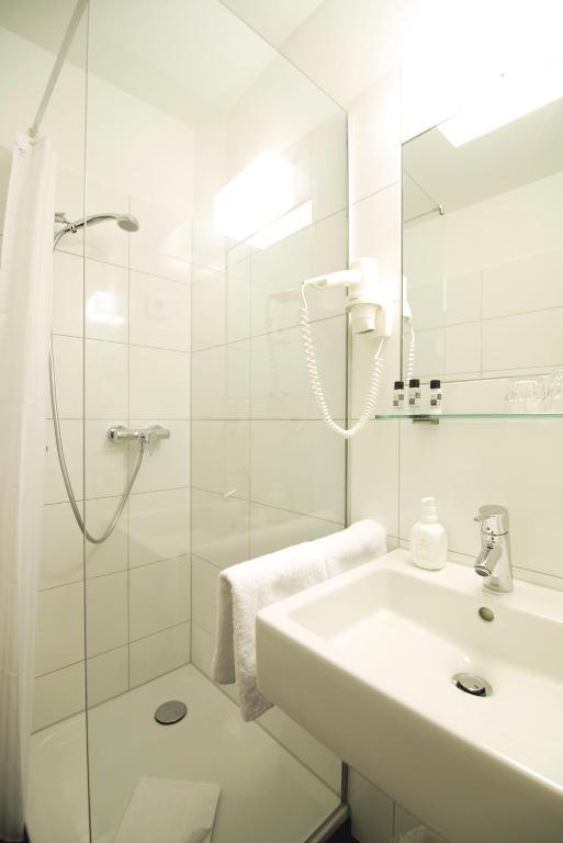 Hotel Am Kupferhammer Тюбинген Номер фото